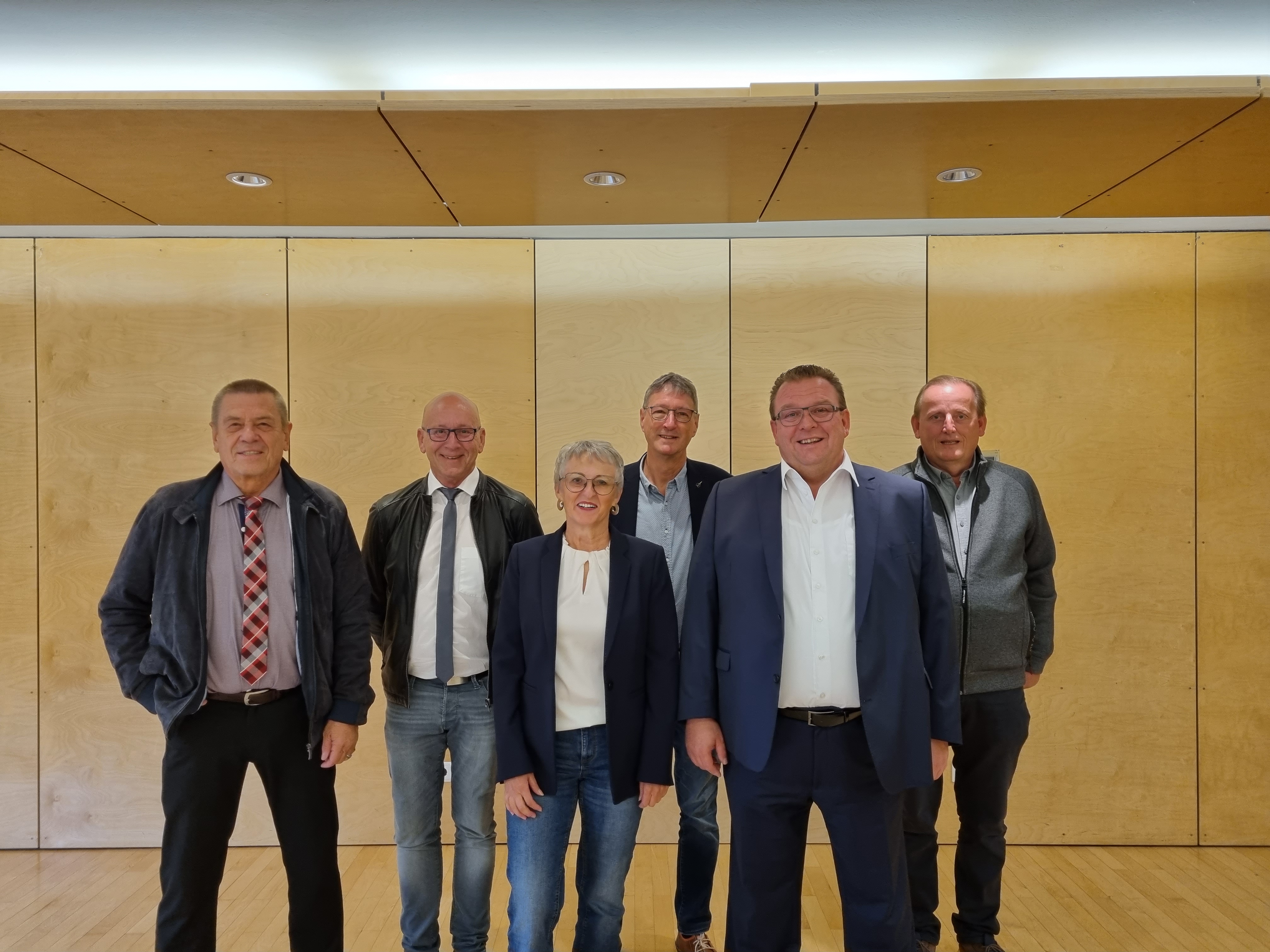 V. l.: Wolfgang Harrich, Pfarrer Manfred Fink, Silvia Pfefferkorn, Wolfgang Mungenast, Harald Bernhart, Josef Nairz. Nicht im Bild: Gerhard Sturm